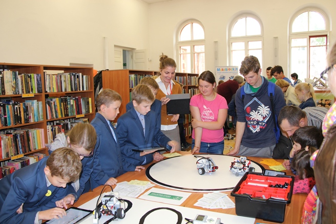 kauno-rajono-savivaldybes-bibliotekos-lego-robotu-dirbtuves