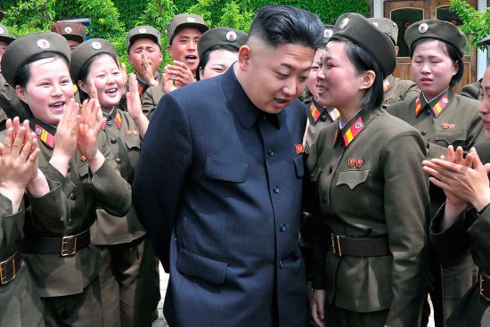 kim-jong-un-kareives-moterys-550x367